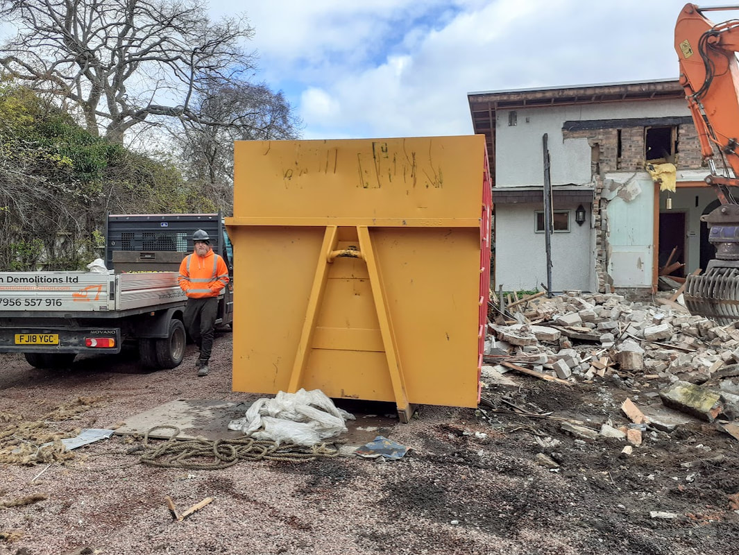 40-yard roll-on roll-off skip hire in Edinburgh, click here for skip prices and book a 40yd RoRo skip online